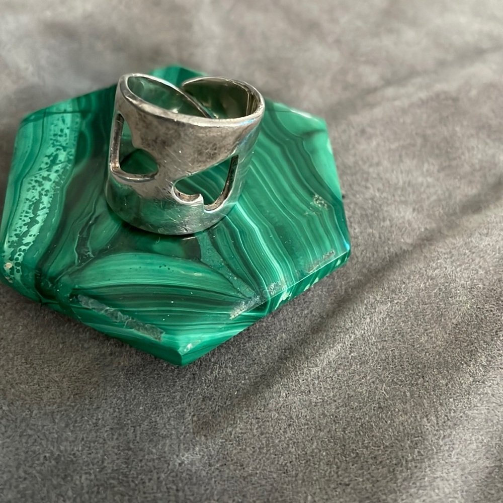 Silver heart ring - Picture 2 of 6